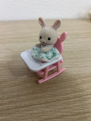 Sylvanian Families Conejo Bebé Silla Comedor