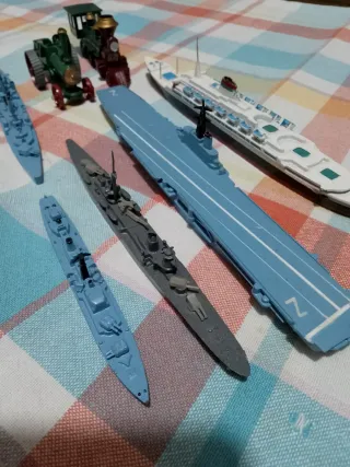 Lotto modellini metallo diecast treni navi