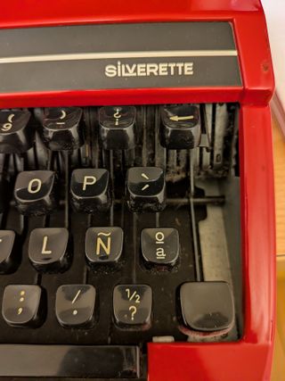 Máquina de escribir Silver-Reed Silverette Roja