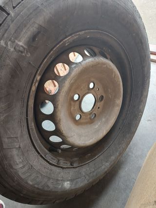 Llanta Bridgestone R660 Duravis