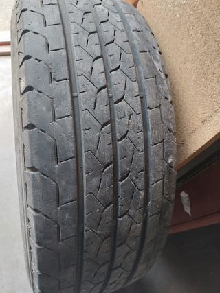 Llanta Bridgestone R660 Duravis
