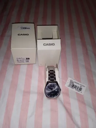 Reloj Casio Hombre Negro y Plateado