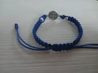 Pulsera San Benito artesanal unisex