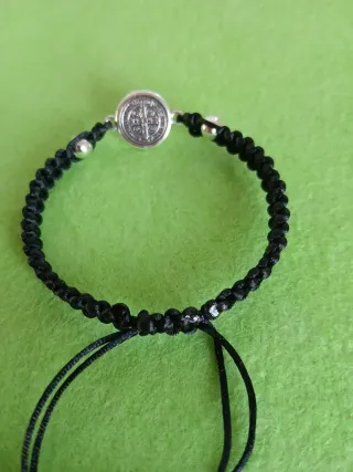 Pulsera San Benito artesanal unisex