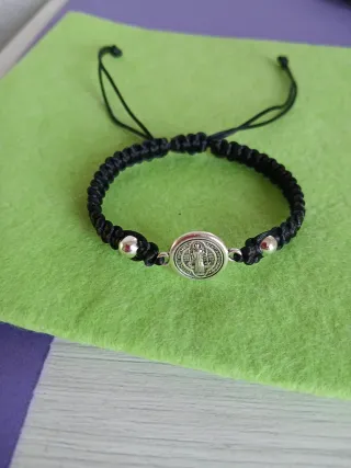 Pulsera San Benito artesanal unisex