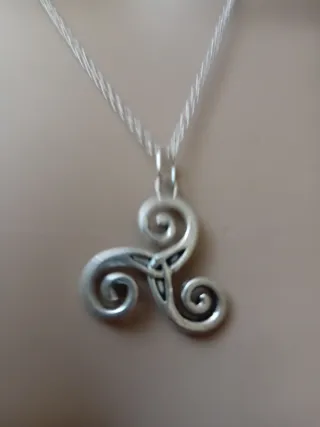 Collana acciaio con ciondolo triskel