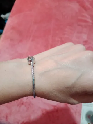 Pulsera plateada estilo serpiente