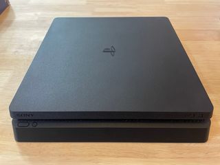 Consola PS4 Slim 500GB + 3 Mandos + 3 juegos