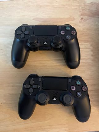 Consola PS4 Slim 500GB + 3 Mandos + 3 juegos