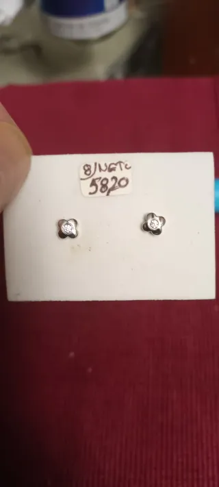 Pendientes niña oro blanco flor con circonita