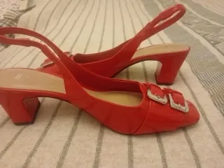Zapatos ZARA charol Rojos Talla 39