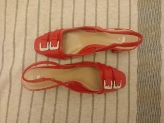 Zapatos ZARA charol Rojos Talla 39