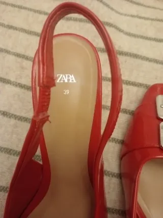 Zapatos ZARA charol Rojos Talla 39