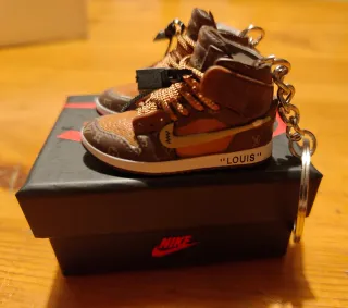 Portachiavi sneakers Louis Vuitton x Nike