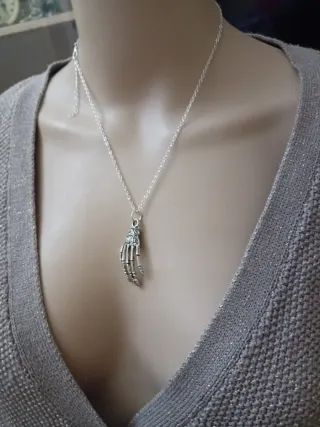 Collana mano scheletro acciaio