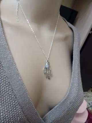 Collana mano scheletro acciaio