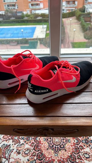 Deportivas Nike Mujer Negras y Rosas