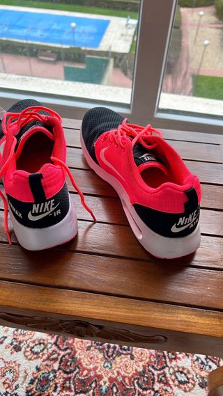 Deportivas Nike Mujer Negras y Rosas