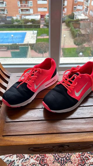 Deportivas Nike Mujer Negras y Rosas