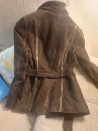 Chaqueta de piel con cinturón