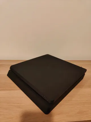 PS4 (PlayStation 4) Negra 500GB + Mando