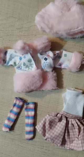 Conjunto Blythe: Gorro, Abrigo, Vestido y Calcetin