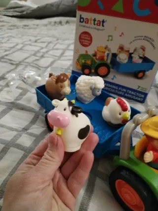 Tractor Battat con animales y luces