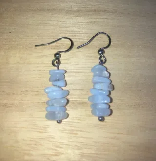 Orecchini chip pietra calcedonio blu