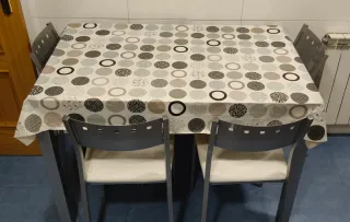 Mesa Cocina Cristal y Metal + 4 Sillas