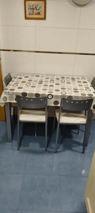 Mesa Cocina Cristal y Metal + 4 Sillas