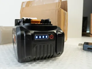 Batería Makita 8Ah TPCeel PD 100W