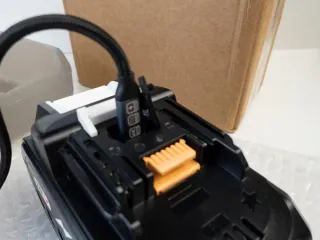 Batería Makita 8Ah TPCeel PD 100W