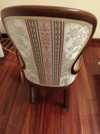 Butaca descalzadora tapizada