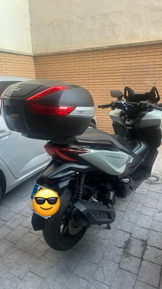 Honda Forza 125 2023 en perfecto estado