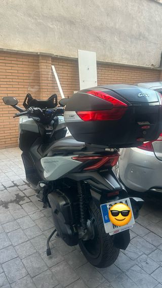 Honda Forza 125 2023 en perfecto estado