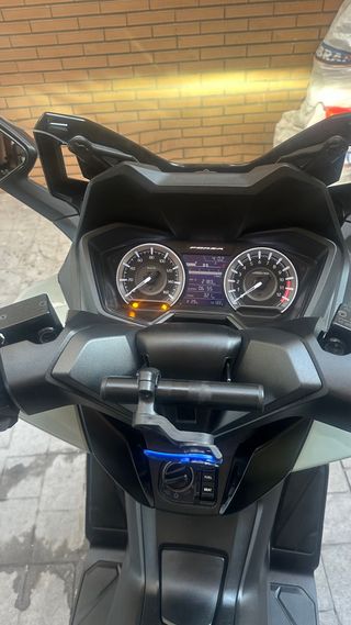 Honda Forza 125 2023 en perfecto estado
