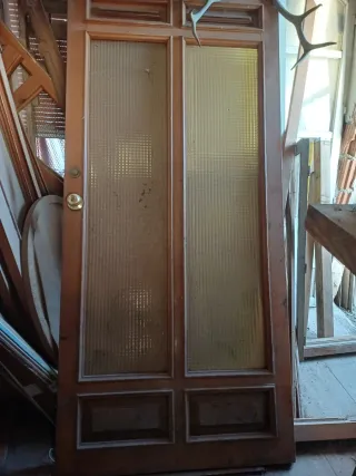 Puerta de portal de madera 2.10x1mts