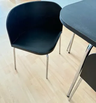 Mesa comedor o cocina de madera y 4 sillas