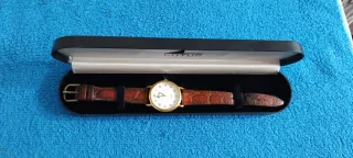 Reloj Lotus Cuarzo Dorado y Marrón