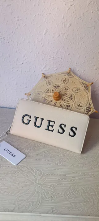 Cartera Guess Beige