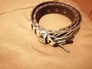 Cinturón Negro y Dorado con Pedrería 20 € cada uno