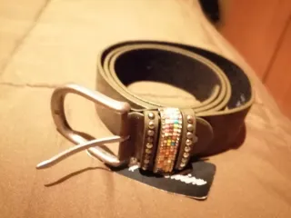 Cinturón Negro y Dorado con Pedrería 20 € cada uno