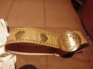 Cinturón Negro y Dorado con Pedrería 20 € cada uno