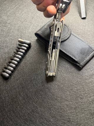 Pinza multifunzione con set punte