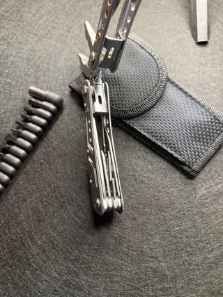 Pinza multifunzione con set punte