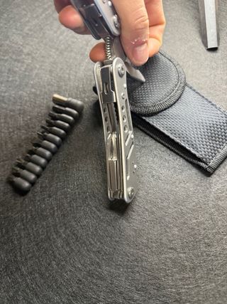 Pinza multifunzione con set punte