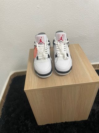 Jordan 4 Retro Gris y Blanco