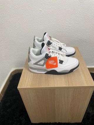 Jordan 4 Retro Gris y Blanco