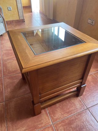Mesa auxiliar madera con tapa cristal