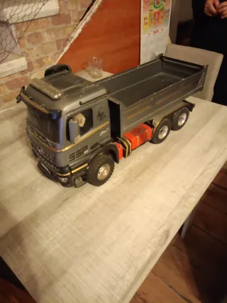 Camión Volquete RC 6x6 Mercedes-Benz